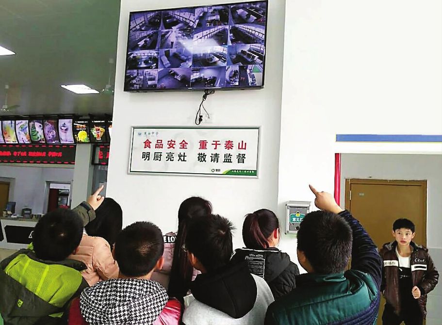 食堂將明廚亮灶